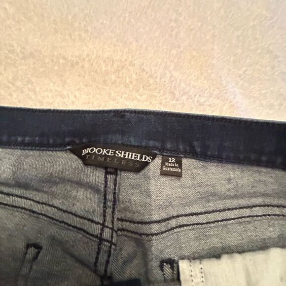 Brooke Shields dark blue size 12 jeans stretchy 5 pocket boot cut - Picture 8 of 9